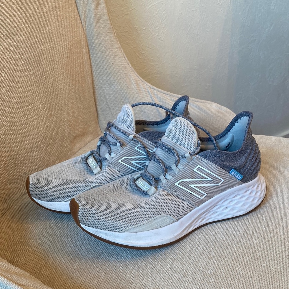 Beige New Balance Tennis Shoes